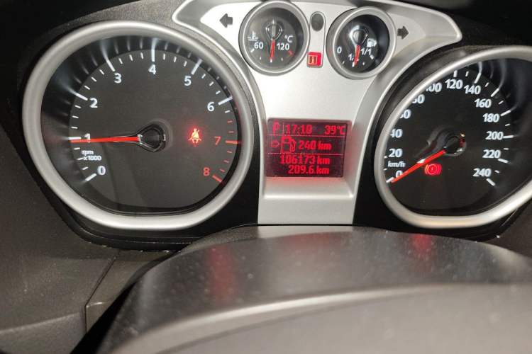 Used Ford Focus 2013 Sedan Classic 1.8L Automatic Base Model Odometer Close Up