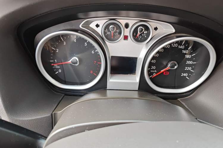 Used Ford Focus 2013 Sedan Classic 1.8L Automatic Base Model Odometer Close Up