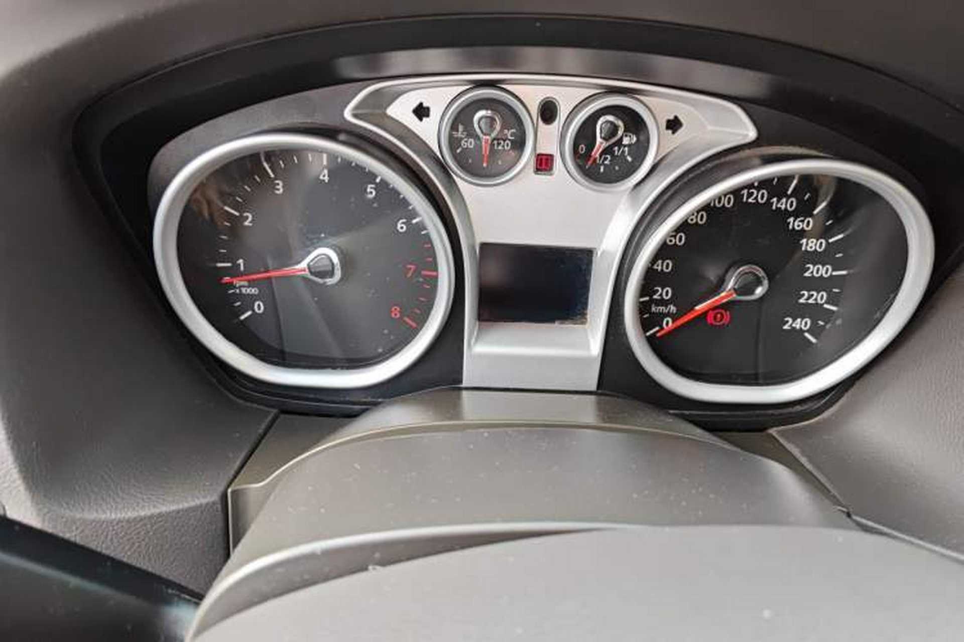 Used Ford Focus 2013 Sedan Classic 1.8L Automatic Base Model Odometer Close Up