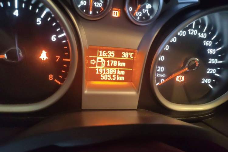 Used Ford Focus 2013 Sedan Classic 1.8L Automatic Millionth Anniversary Edition Odometer Close Up