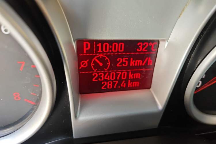 Used Ford Focus 2013 Sedan Classic 1.8L Automatic Base Model Odometer Close Up