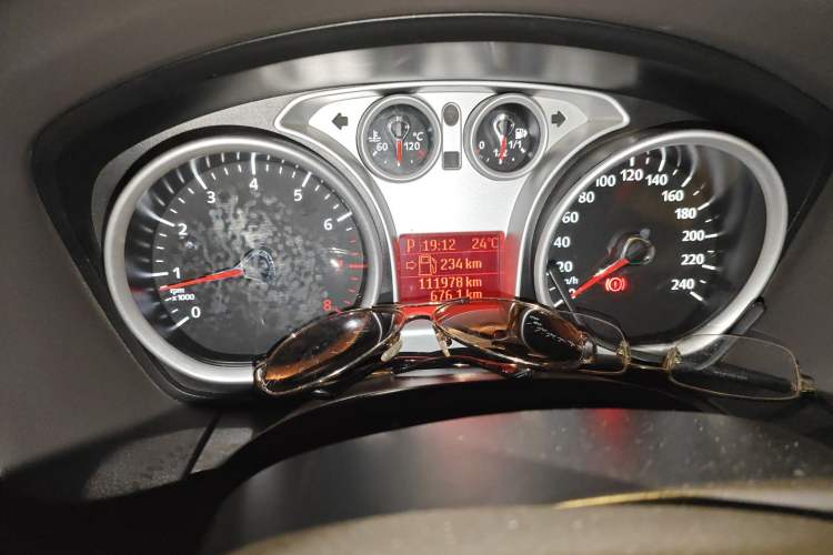 Used Ford Focus 2013 Sedan Classic 1.8L Automatic Base Model Odometer Close Up