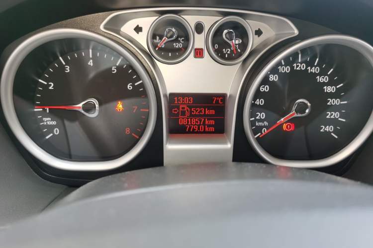 Used Ford Focus 2013 Sedan Classic 1.8L Manual Base Model Odometer Close Up