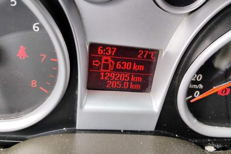 Used Ford Focus 2013 Sedan Classic 1.8L Manual Fashion Edition Odometer Close Up