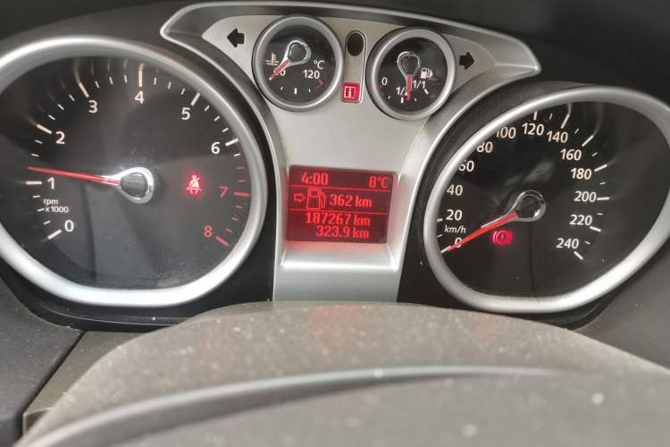 Used Ford Focus 2013 Sedan Classic 1.8L Manual Base Model Odometer Close Up