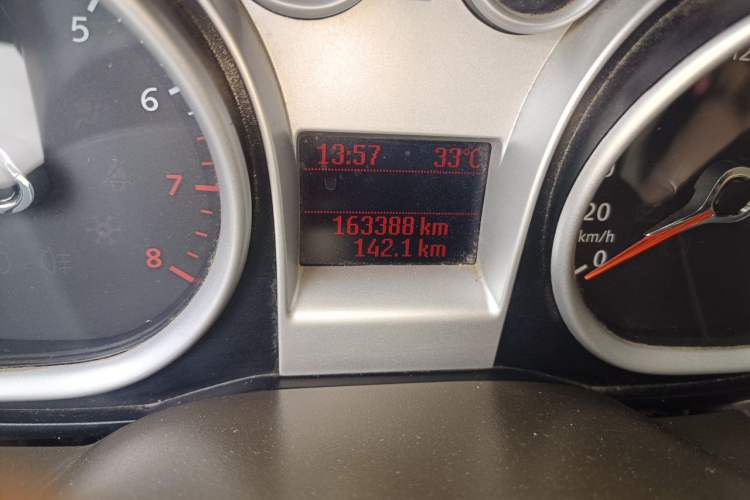 Used Ford Focus 2013 Sedan Classic 1.8L Manual Base Model Odometer Close Up