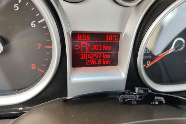 Used Ford Focus 2013 Sedan Classic 1.8L Automatic Fashion Edition Odometer Close Up