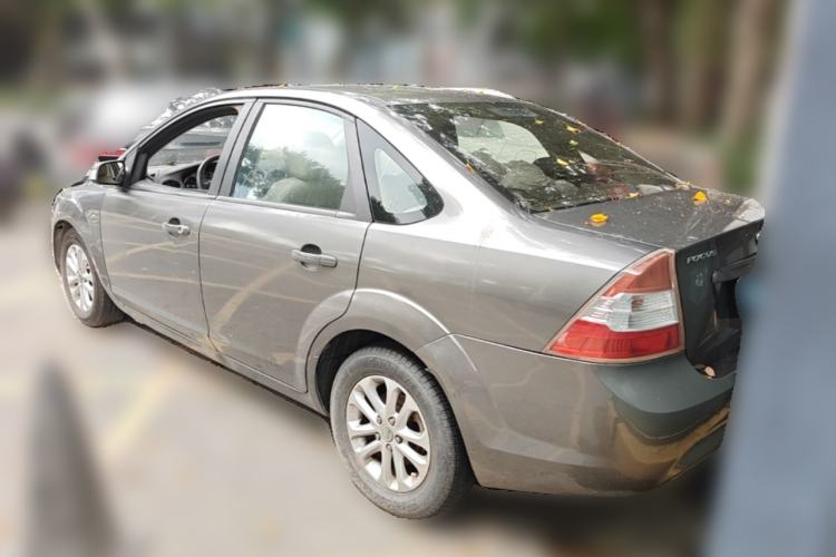Used Ford Focus 2013 Sedan Classic 1.8L Manual Base Model Rear Left 45 Deg