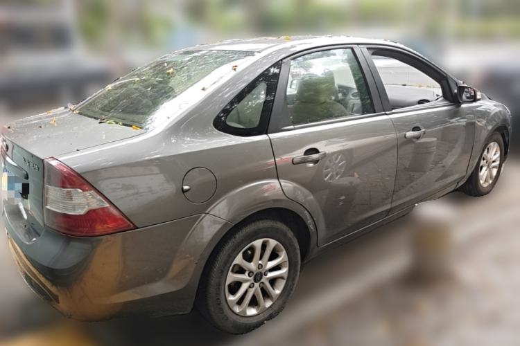 Used Ford Focus 2013 Sedan Classic 1.8L Manual Base Model Rear Right 45 Deg