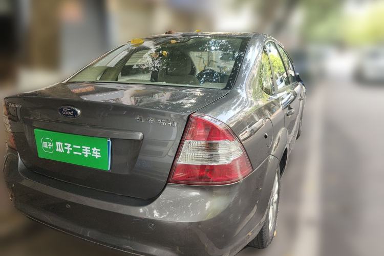 Used Ford Focus 2013 Sedan Classic 1.8L Manual Base Model Rear Right 45 Deg