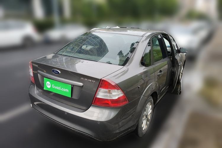 Used Ford Focus 2013 Sedan Classic 1.8L Manual Base Model Rear Right 45 Deg