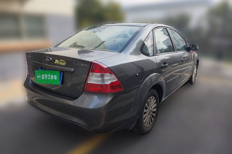 Used Ford Focus 2013 Sedan Classic 1.8L Automatic Fashion Edition Rear Right 45 Deg