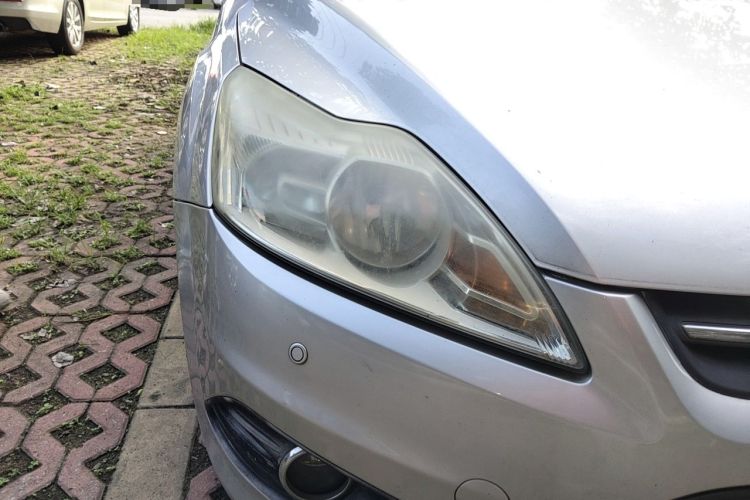 Used Ford Focus 2013 Sedan Classic 1.8L Automatic Base Model Right Front Headlight