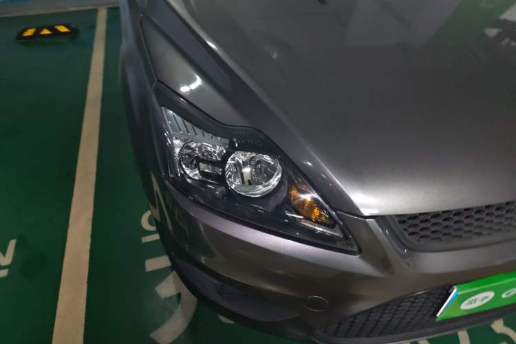 Used Ford Focus 2013 Hatchback Classic 1.8L Automatic Base Model Right Front Headlight