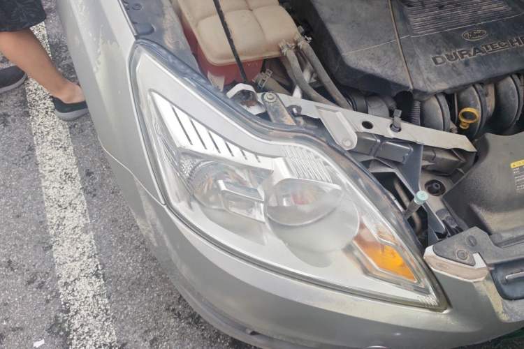Used Ford Focus 2013 Sedan Classic 1.8L Manual Fashion Edition Right Front Headlight