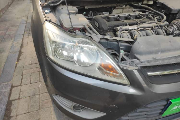 Used Ford Focus 2013 Sedan Classic 1.8L Automatic Base Model Right Front Headlight