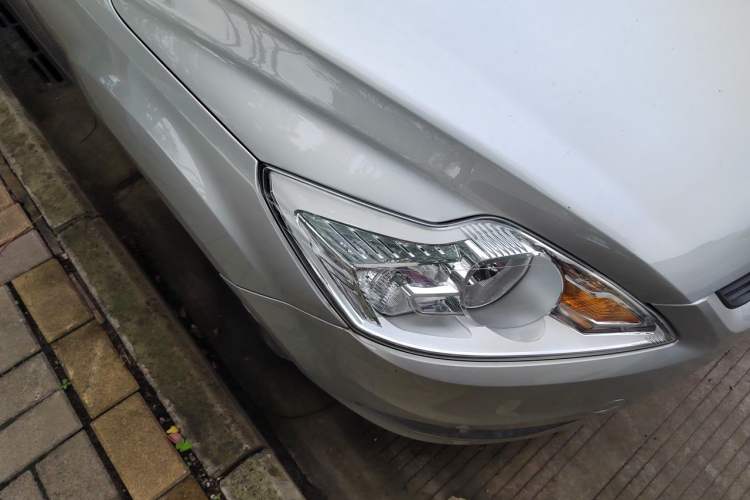 Used Ford Focus 2013 Sedan Classic 1.8L Automatic Base Model Right Front Headlight