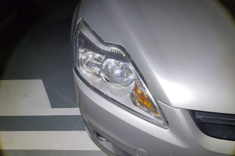 Used Ford Focus 2013 Sedan Classic 1.8L Automatic Base Model Right Front Headlight