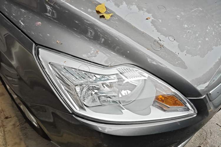 Used Ford Focus 2013 Sedan Classic 1.8L Manual Base Model Right Front Headlight