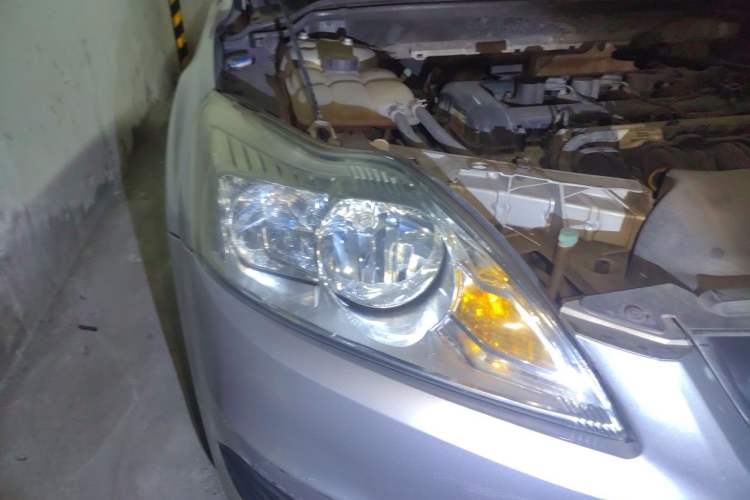 Used Ford Focus 2013 Sedan Classic 1.8L Automatic Millionth Anniversary Edition Right Front Headlight