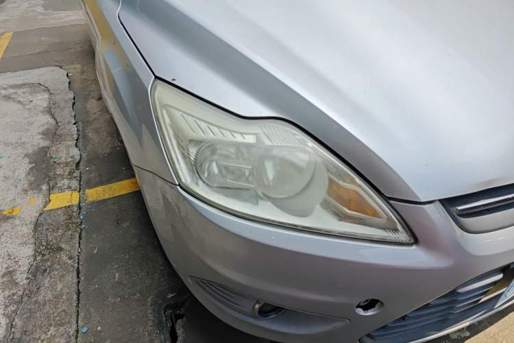 Used Ford Focus 2013 Sedan Classic 1.8L Automatic Base Model Right Front Headlight