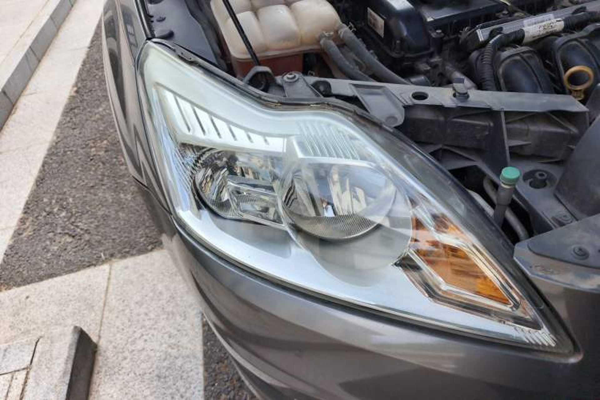 Used Ford Focus 2013 Sedan Classic 1.8L Manual Base Model Right Front Headlight