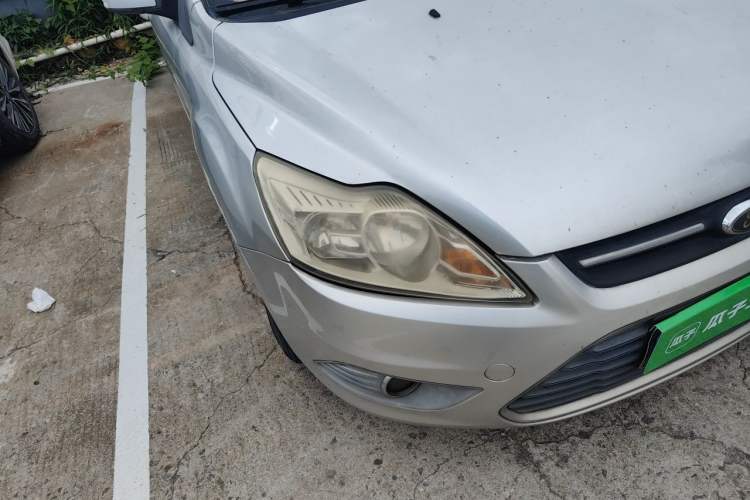 Used Ford Focus 2013 Sedan Classic 1.8L Manual Fashion Edition Right Front Headlight