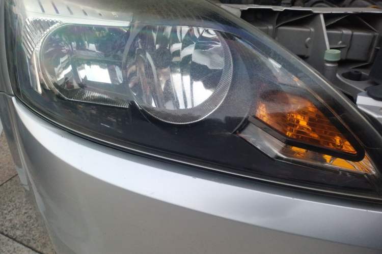 Used Ford Focus 2013 Hatchback Classic 1.8L Manual Base Model Right Front Headlight