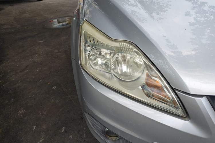 Used Ford Focus 2013 Sedan Classic 1.8L Automatic Base Model Right Front Headlight
