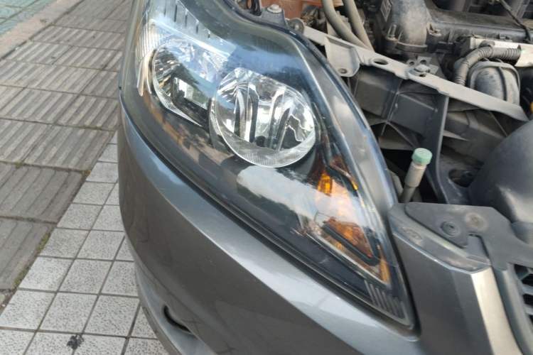 Used Ford Focus 2013 Hatchback Classic 1.8L Manual Base Model Right Front Headlight