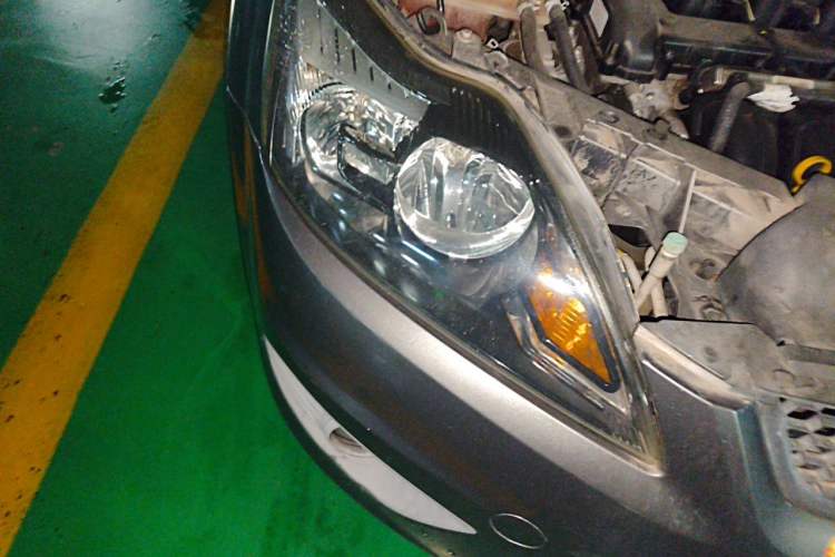 Used Ford Focus 2013 Hatchback Classic 1.8L Manual Base Model Right Front Headlight