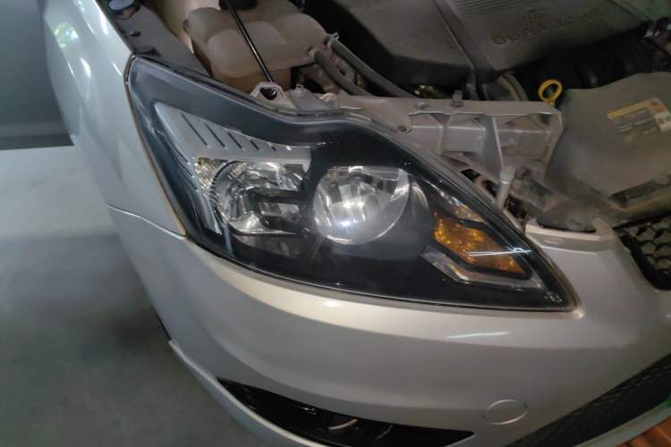 Used Ford Focus 2013 Hatchback Classic 1.8L Automatic Fashion Edition Right Front Headlight