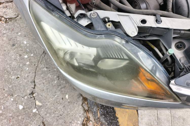Used Ford Focus 2013 Hatchback Classic 1.8L Manual Base Model Right Front Headlight