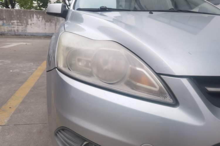 Used Ford Focus 2013 Sedan Classic 1.8L Automatic Base Model Right Front Headlight