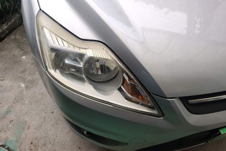 Used Ford Focus 2013 Sedan Classic 1.8L Automatic Base Model Right Front Headlight
