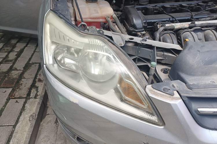 Used Ford Focus 2013 Sedan Classic 1.8L Manual Base Model Right Front Headlight