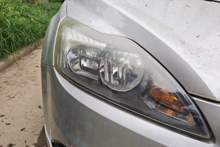 Used Ford Focus 2013 Hatchback Classic 1.8L Automatic Fashion Edition Right Front Headlight