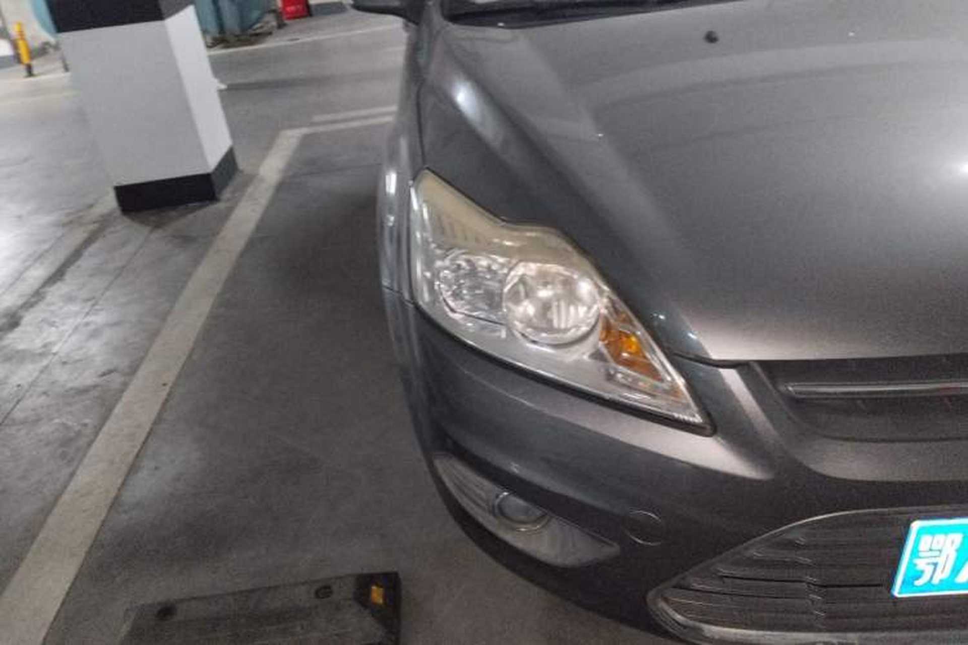 Used Ford Focus 2013 Sedan Classic 1.8L Manual Fashion Edition Right Front Headlight