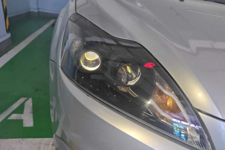 Used Ford Focus 2013 Sedan Classic 1.8L Manual Base Model Right Front Headlight