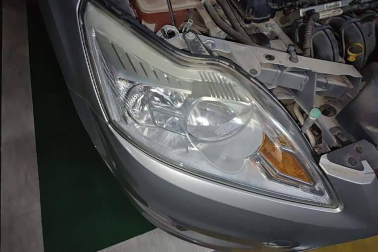 Used Ford Focus 2013 Sedan Classic 1.8L Manual Millionth Anniversary Edition Right Front Headlight