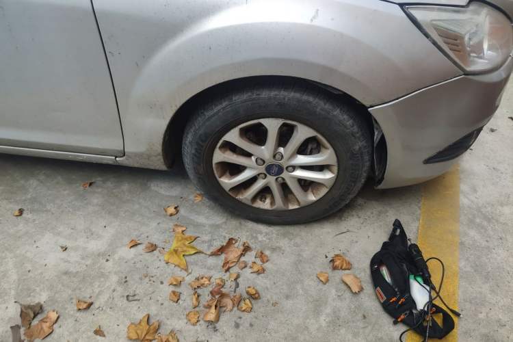 Used Ford Focus 2013 Sedan Classic 1.8L Manual Base Model Right Front Wheel Hub