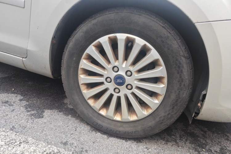 Used Ford Focus 2013 Sedan Classic 1.8L Manual Fashion Edition Right Front Wheel Hub