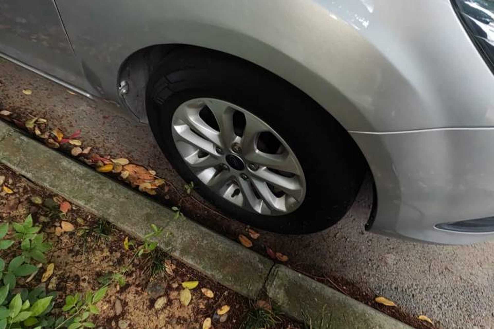Used Ford Focus 2013 Hatchback Classic 1.8L Automatic Base Model Right Front Wheel Hub