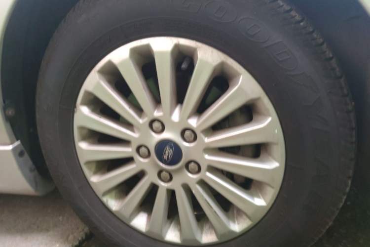 Used Ford Focus 2013 Hatchback Classic 1.8L Automatic Fashion Edition Right Front Wheel Hub