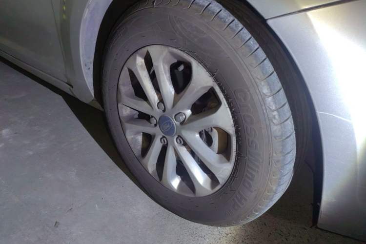 Used Ford Focus 2013 Sedan Classic 1.8L Automatic Millionth Anniversary Edition Right Front Wheel Hub