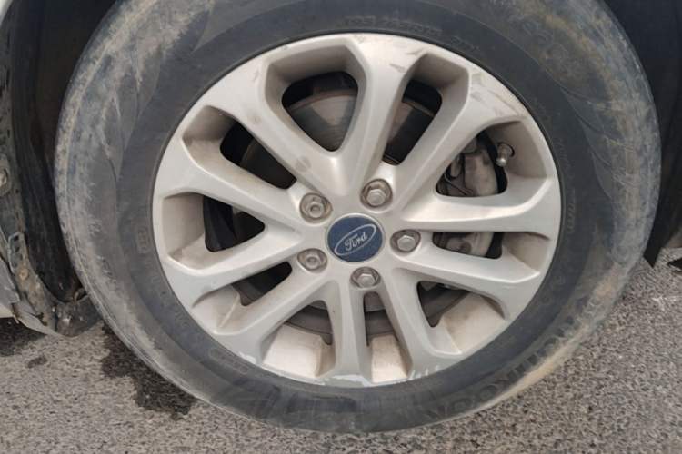 Used Ford Focus 2013 Sedan Classic 1.8L Automatic Base Model Right Front Wheel Hub