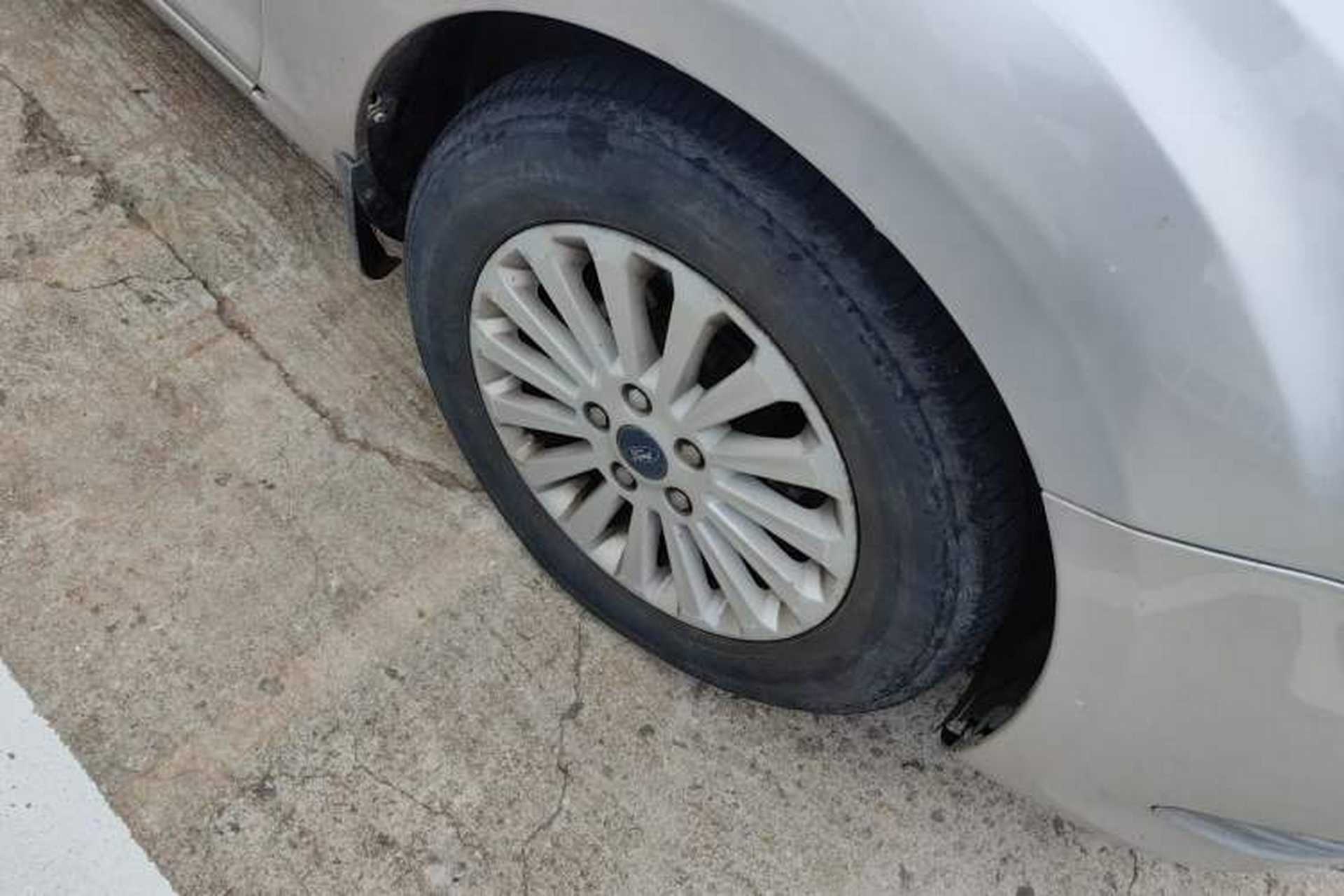 Used Ford Focus 2013 Sedan Classic 1.8L Manual Fashion Edition Right Front Wheel Hub
