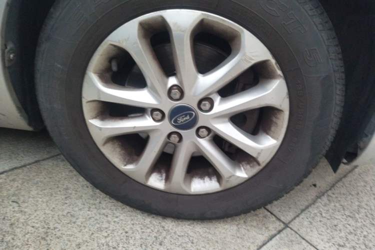 Used Ford Focus 2013 Hatchback Classic 1.8L Manual Base Model Right Front Wheel Hub