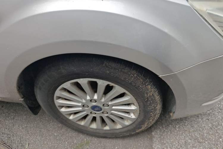 Used Ford Focus 2013 Sedan Classic 1.8L Automatic Fashion Edition Right Front Wheel Hub