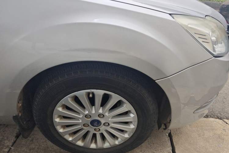 Used Ford Focus 2013 Sedan Classic 1.8L Automatic Fashion Edition Right Front Wheel Hub